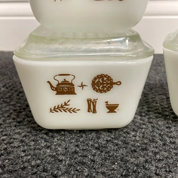 vintage Pyrex Early American brown white refrigerator storage dish 2 lids cats - Picture 3 of 7